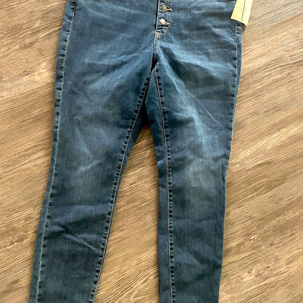 ⭐️ 3/ $36 Dark wash blue jeans